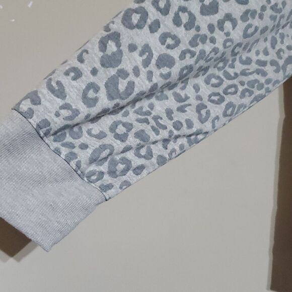 SPLENDID Oatmeal Leopard Print Sweatshirt - Size XXL - Picture 7 of 8